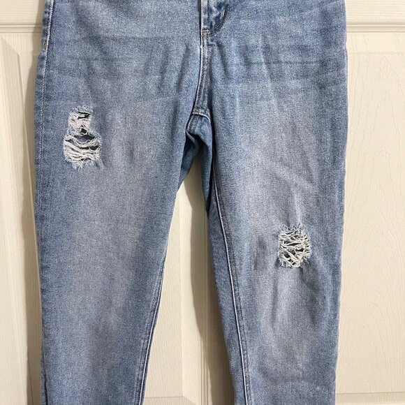 Max Studio Womens Medium Wash High Rise Distressed Cuff Cropped Tapered Jeans 6 - Picture 3 of 10